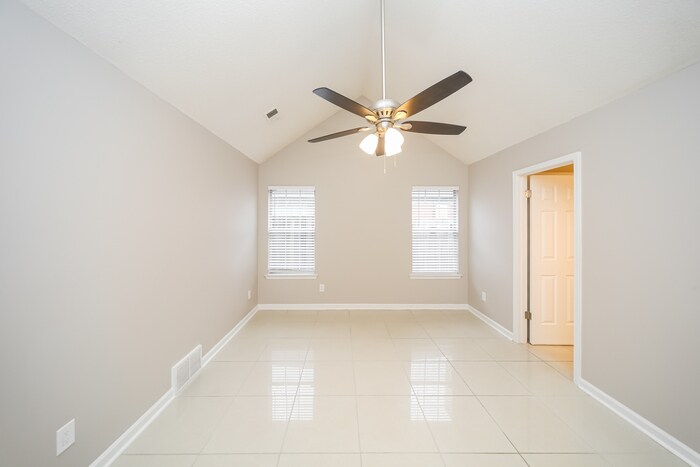 Building Photo - 9407 Garden Woods Dr