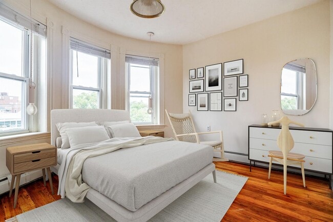 Building Photo - Well appointed 4 bed 2 bath in Brighton