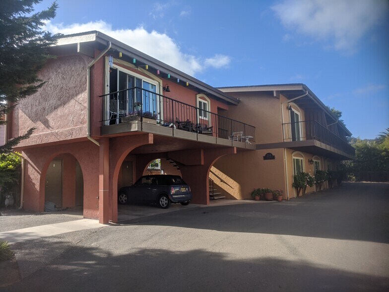 Building Photo - 214 Bayview St