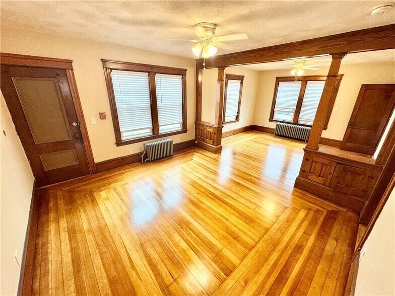 Building Photo - 25 Hanover Ave