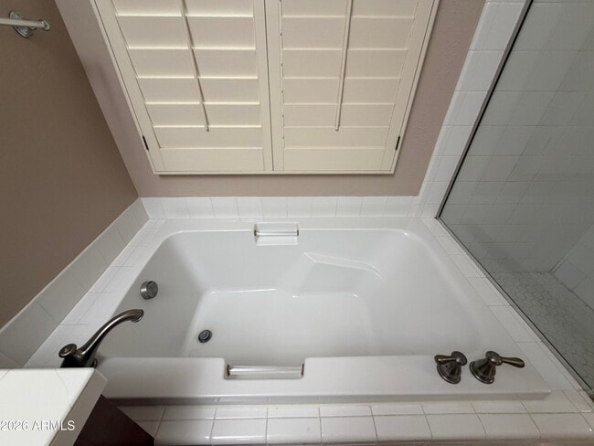 Building Photo - 421 W Wisteria Pl