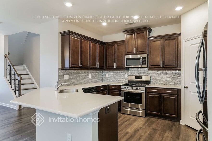 Building Photo - 1801 Birdhouse Ln