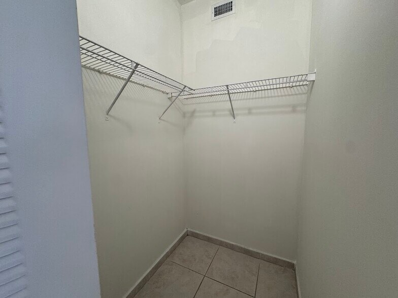 Building Photo - 7350 NW 114th Ave