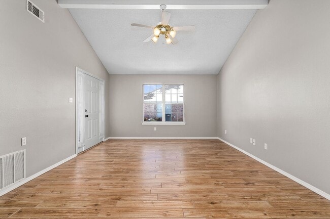 Building Photo - 5802 Park Valley Cir