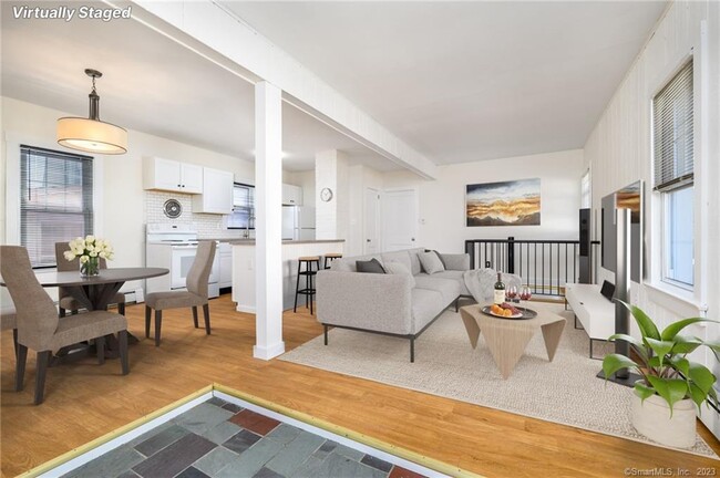 Building Photo - 15 Duncanson St