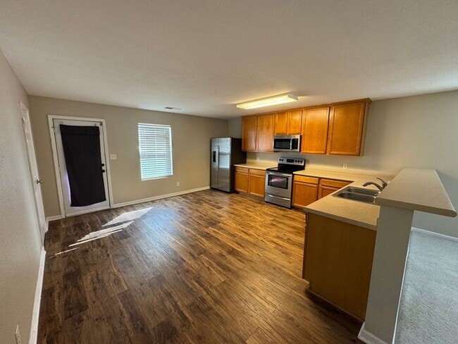 Building Photo - Your New Home for the Holidays—Tour Today!