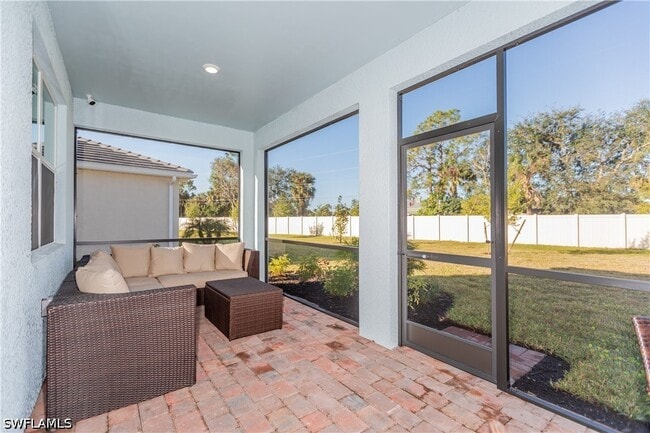 Building Photo - 267 Tamarindo Ln