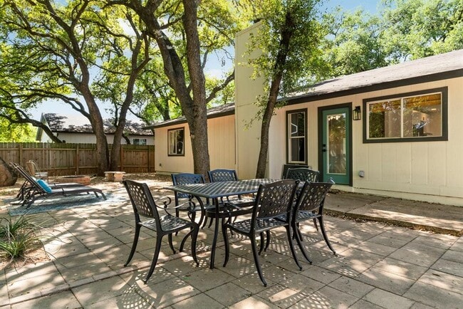 Building Photo - 7507 Bender Dr