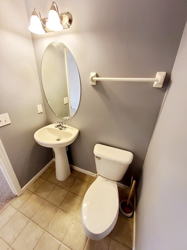 Building Photo - Charming 2 beds 2.5 baths in Columbus!