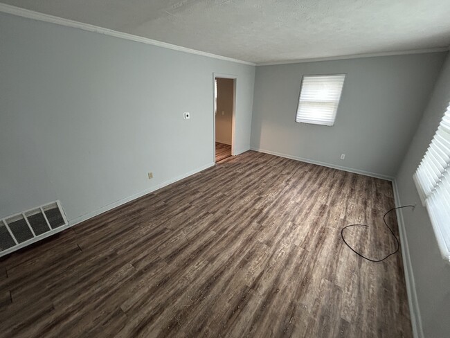 Building Photo - 909 Giddings St