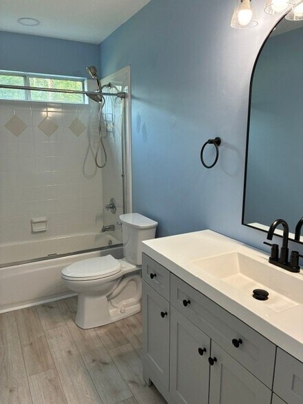 Building Photo - 8446 Augustwood Ln