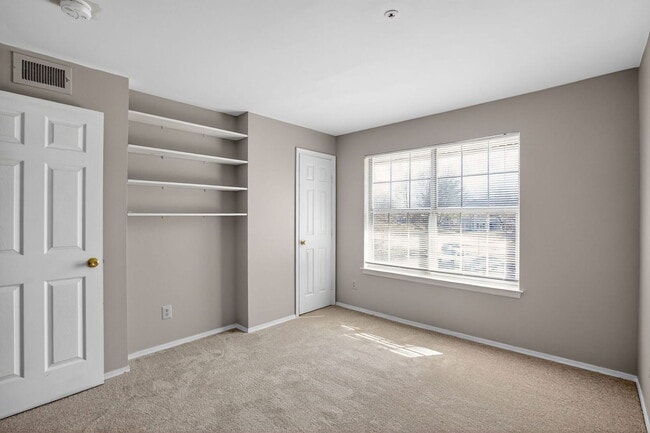 Building Photo - 13564 Lord Sterling Pl