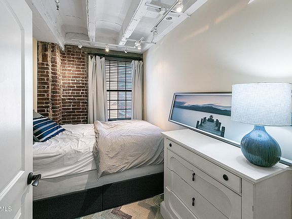 Building Photo - 535 Locust St