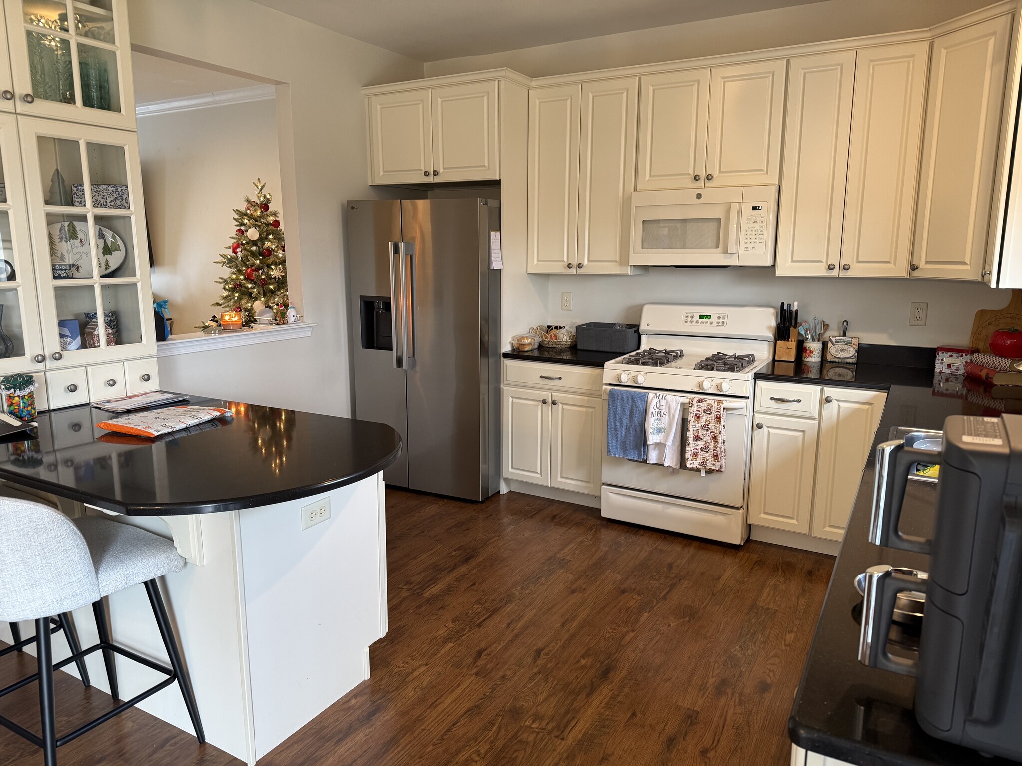 Building Photo - 423 Marion Rd