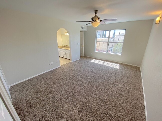 Building Photo - Beautiful North Hills Refrig A/C Home with Pool!