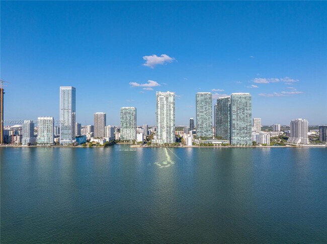 Building Photo - 2900 NE 7th Ave