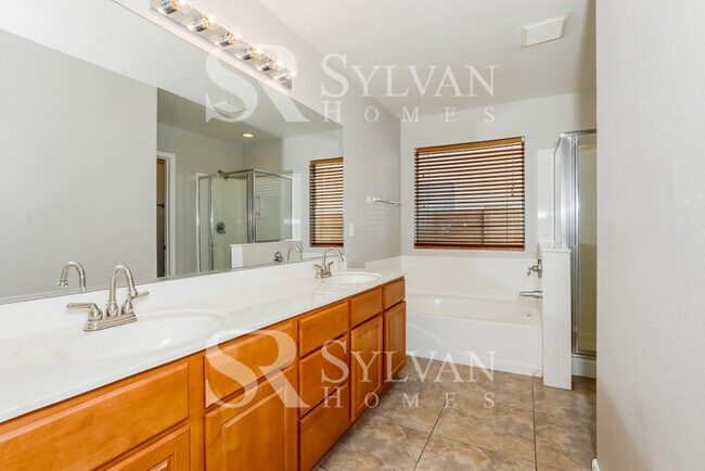 Building Photo - Lease today! No extra charge for contentment and relaxation!