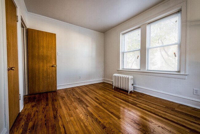 Building Photo - 8101 S Justine 1515-21 W 81st Chicago, IL 60620