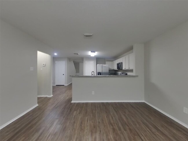 Building Photo - 19010 Sunburst View Dr