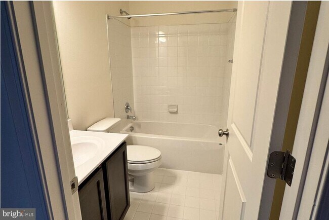 Building Photo - 2543 Westwind Blvd