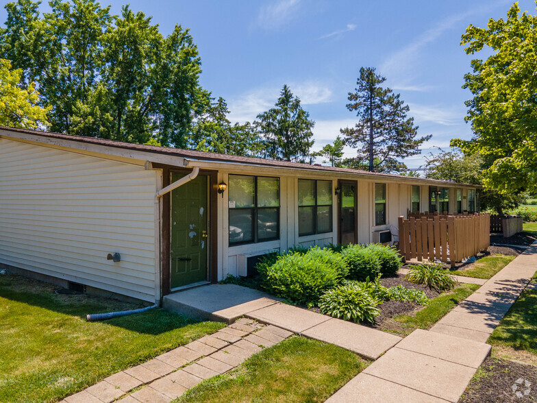 Building Photo - Willowood Apartments