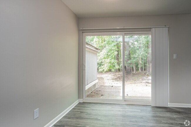 Building Photo - 25 Creekside Cir