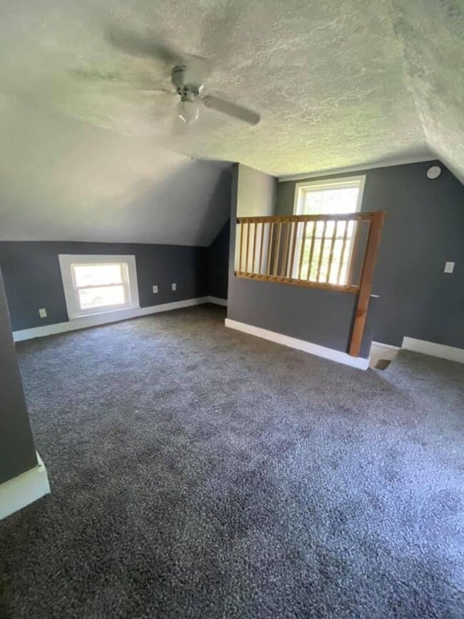 Building Photo - 2225 W Iowa St