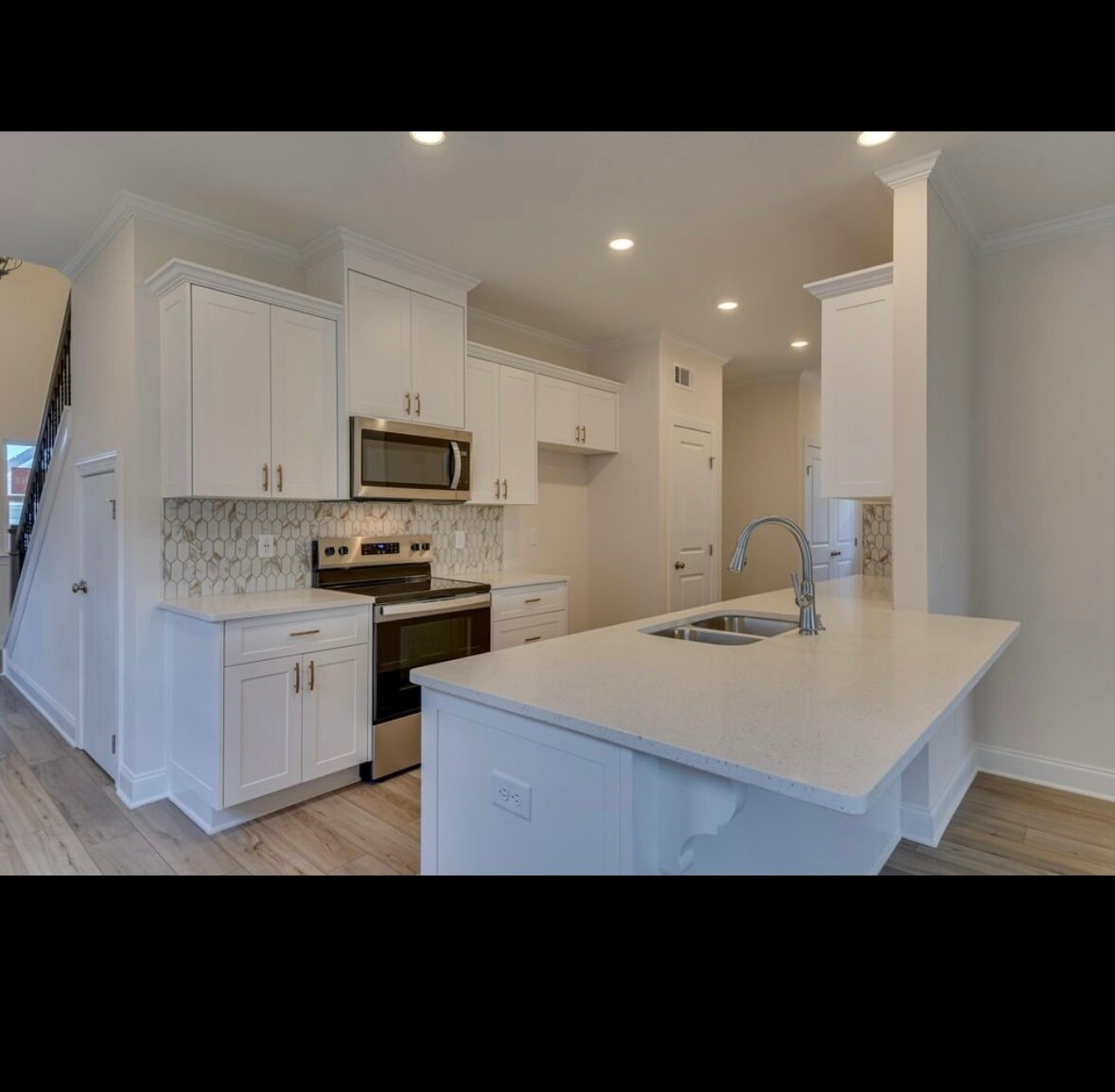 Building Photo - 9 Coslett Dr