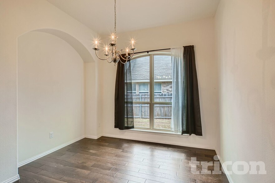 Building Photo - 5024 Kestrel Dr