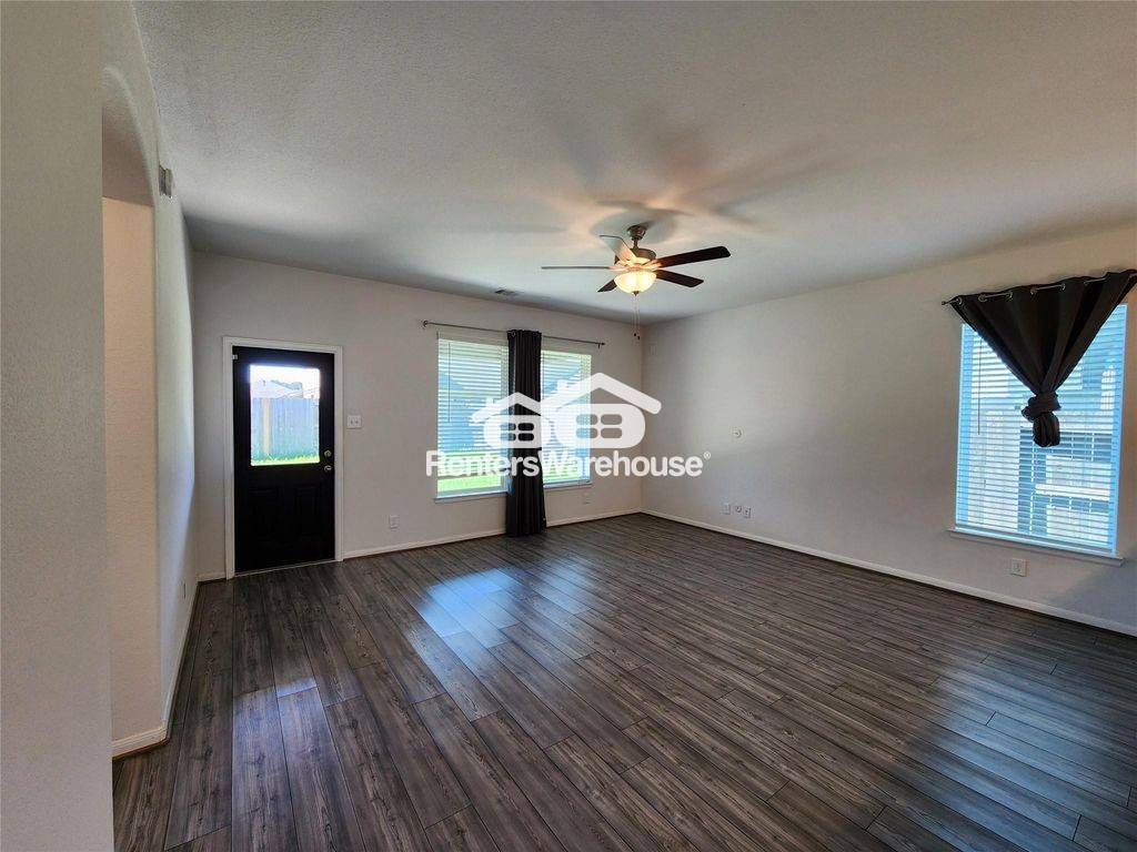 Building Photo - 411 Alaska Cedar Dr