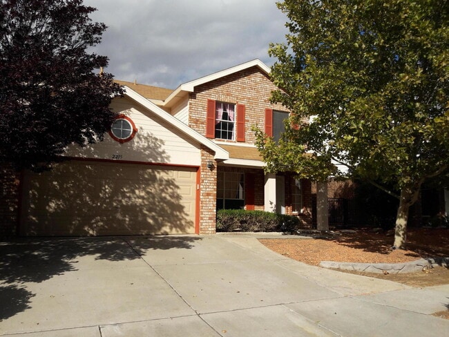 Building Photo - 2215 Sunstone Dr NW