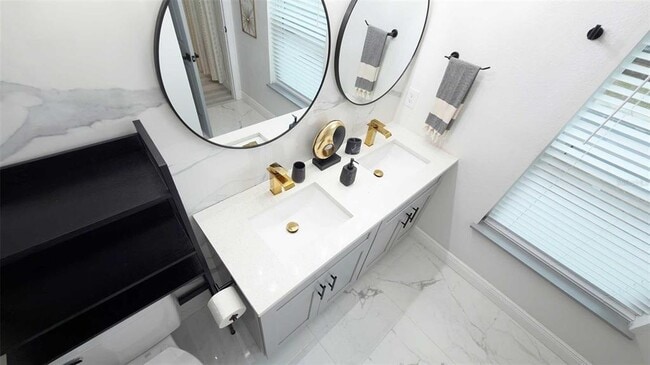 Building Photo - 1414 E Harding St