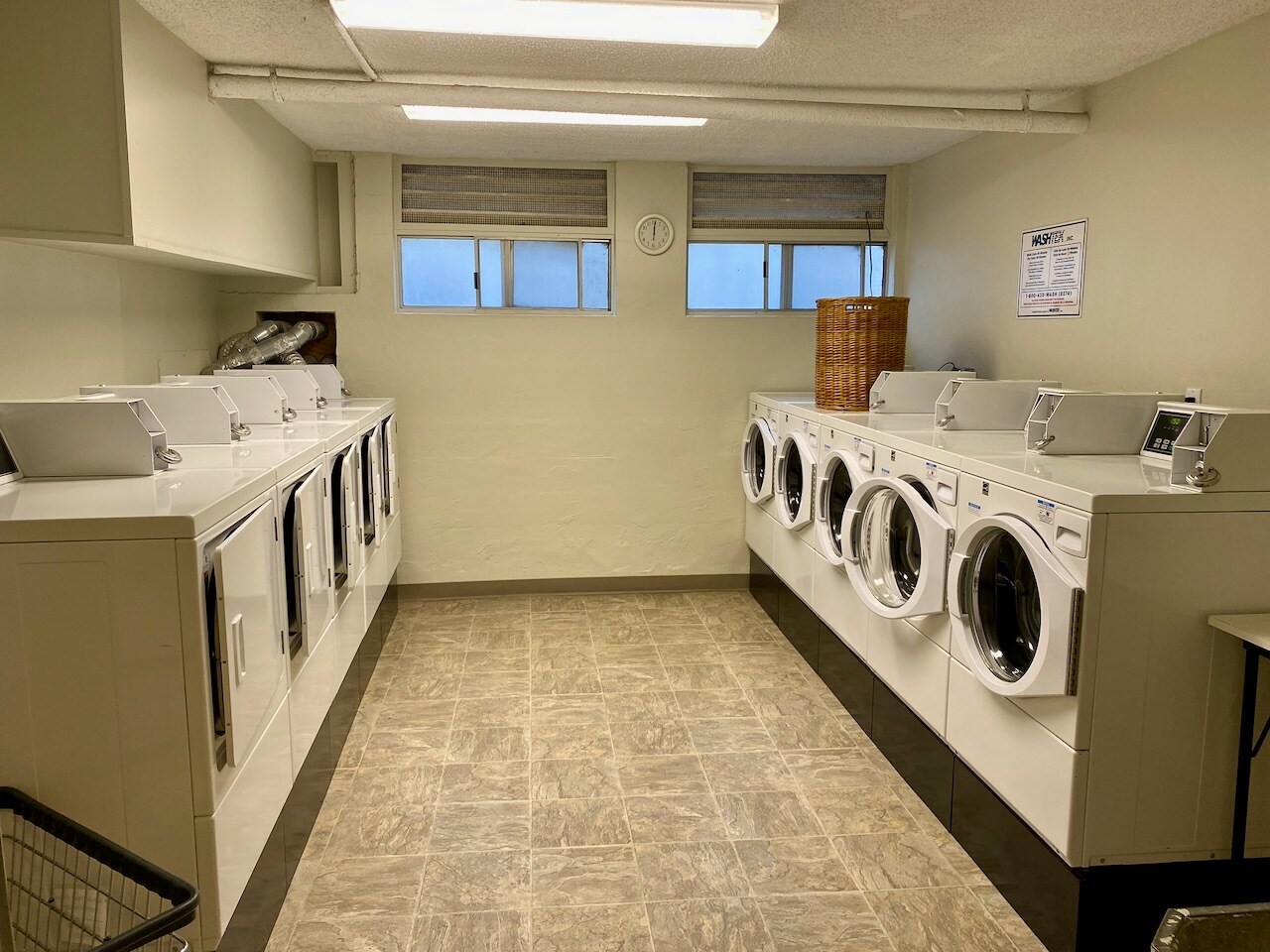 Building Photo - 1907 Robinson Ave