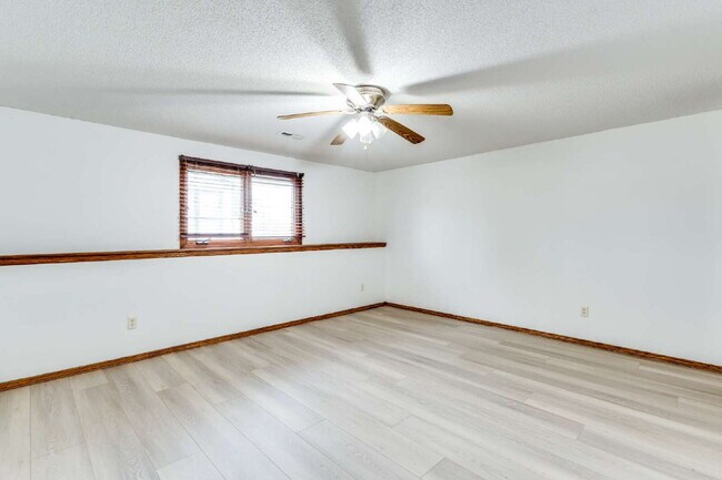 Building Photo - "Spacious 4-Bedroom Retreat with 3 Full Baths in Prime Wichita Location – 2,812 Sq. Ft.!"  Hurry!...
