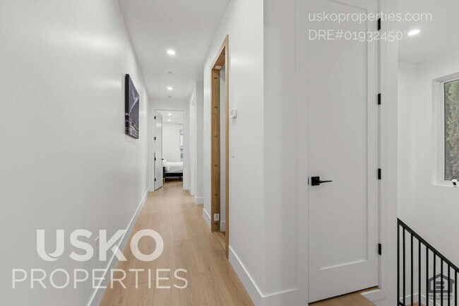 Building Photo - 2817 Democracy Alley