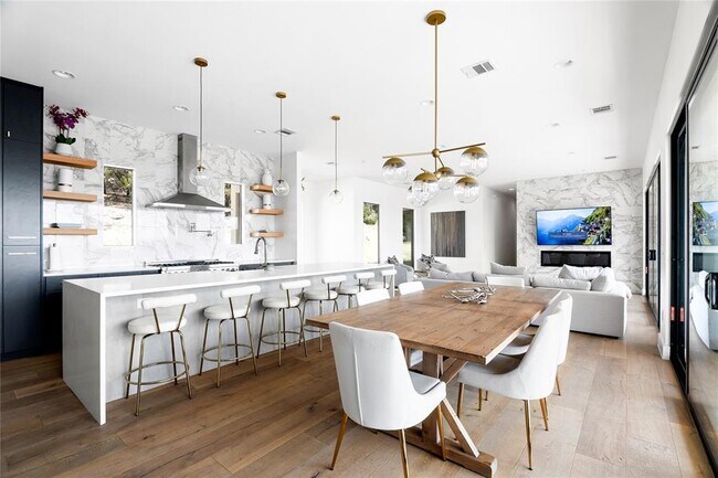 Building Photo - 9400 Ranchland Hills Blvd