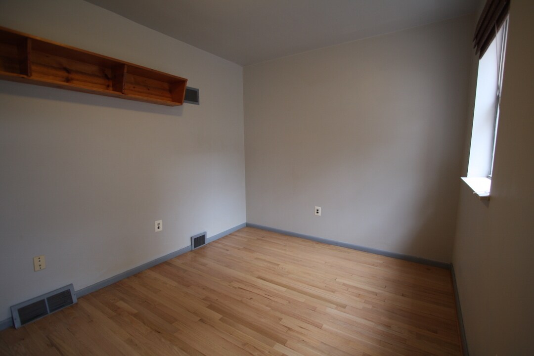 Building Photo - 1164 S Darien St
