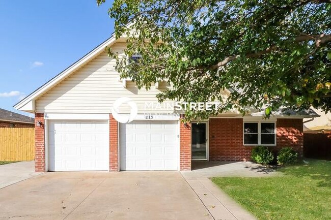 Primary Photo - 1113 N Patterson Dr