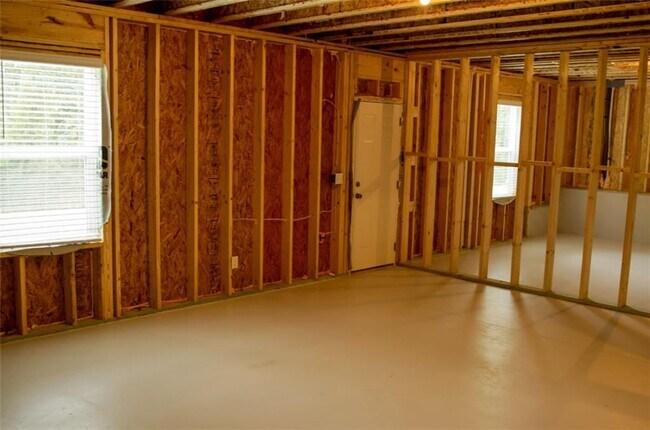 Building Photo - 129 Elijah St