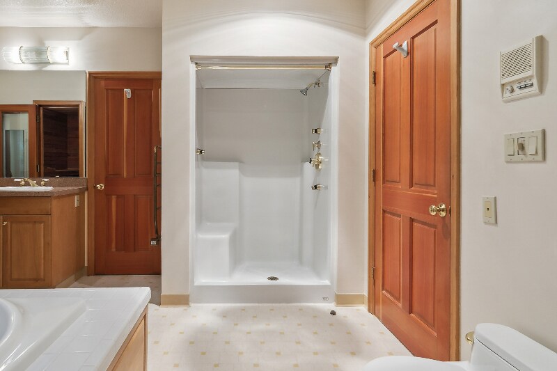 Building Photo - 8740 SW Birchwood Rd