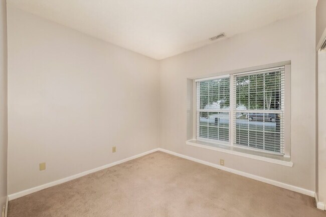 Building Photo - 8331 Chesterhill Ln