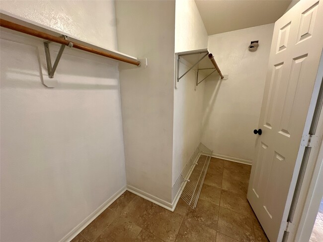 Building Photo - 18410 Cypress Meade Ln