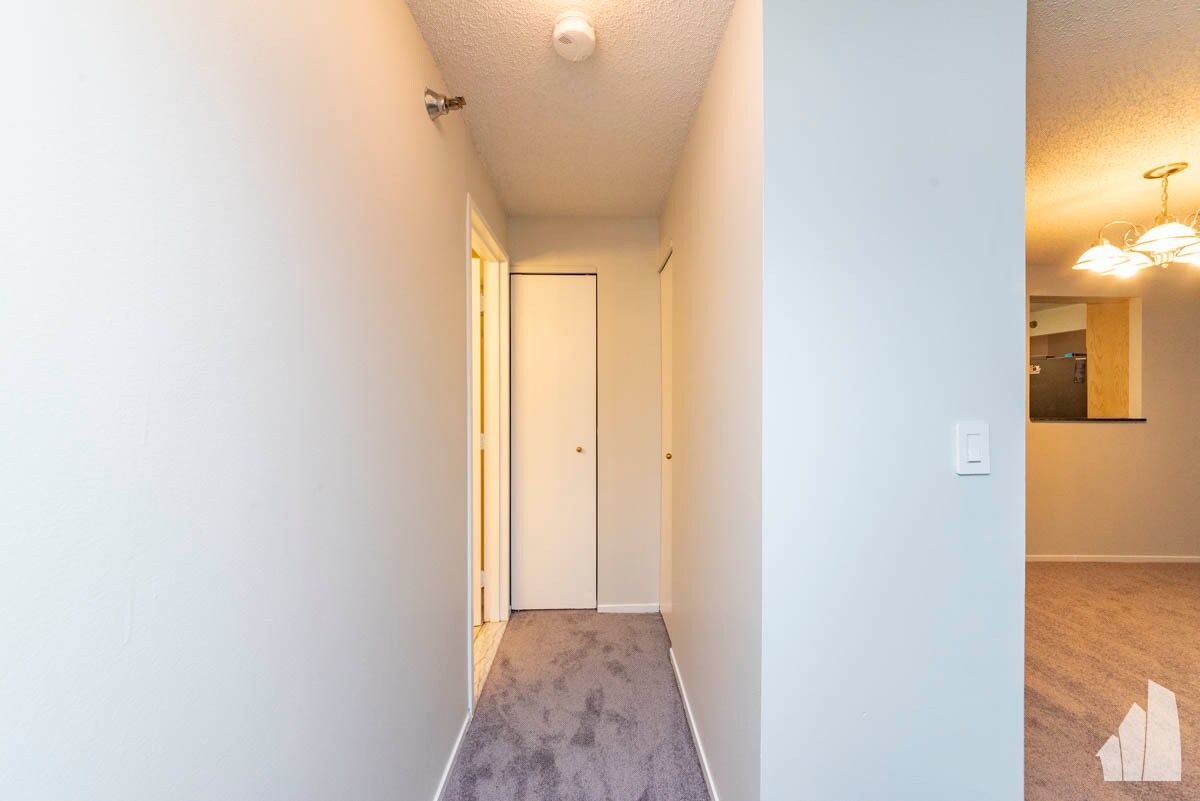 Building Photo - 195 N Harbor Dr