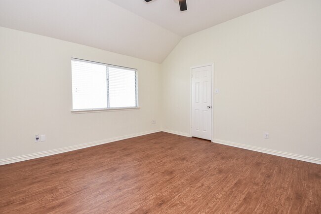Building Photo - 4026 Almond Lake Dr