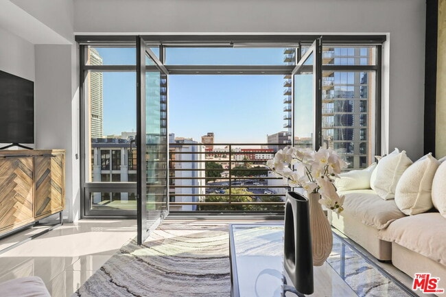 Building Photo - 1111 S Grand Ave