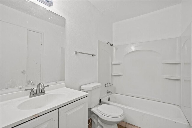 Building Photo - Winwood