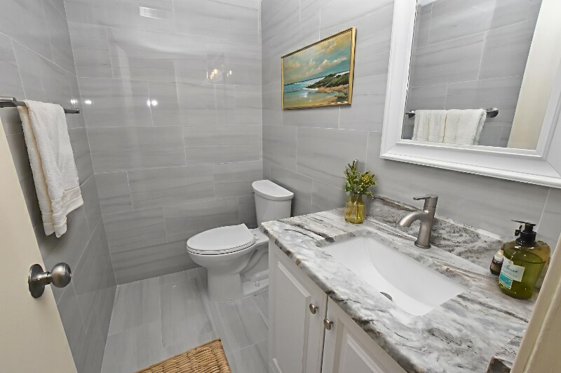 Building Photo - 1350 Laurel Valley Dr