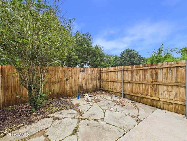 Building Photo - 109 Judice Meadows Ln