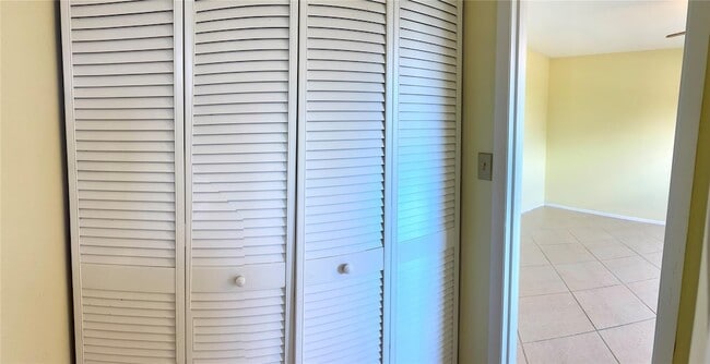 Building Photo - 1407 NE 56th St