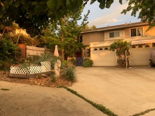 Building Photo - Cozy home blocks from the beach in Leucadia in a quiet cul-de-sac